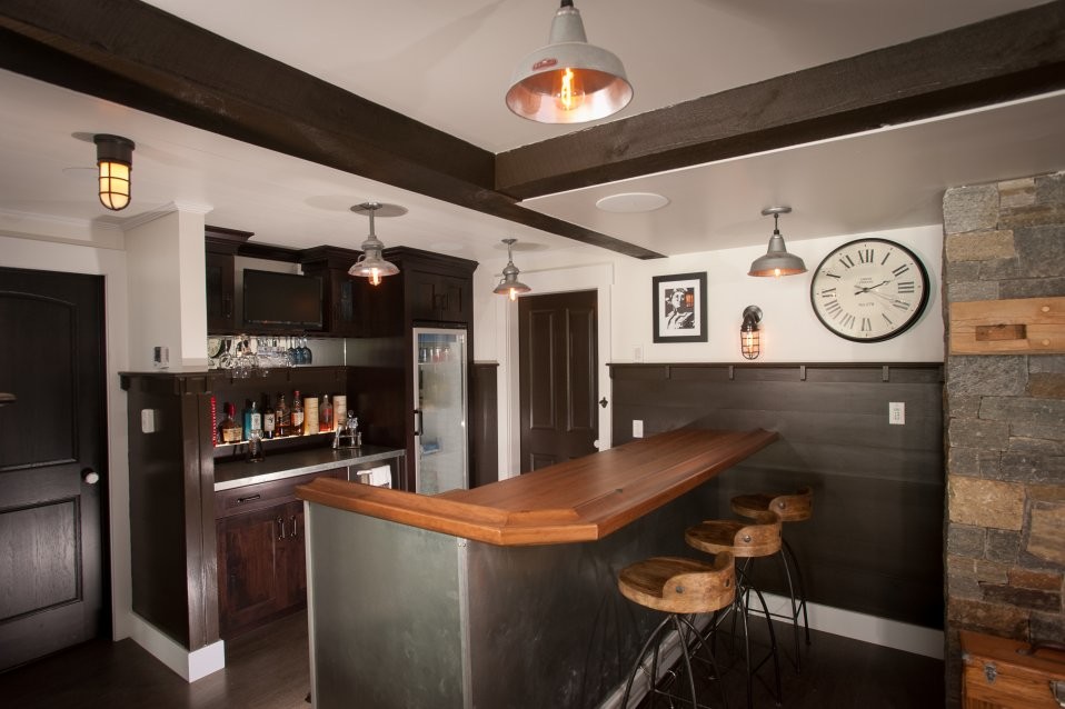 Inspiration for a small country home bar in New York.