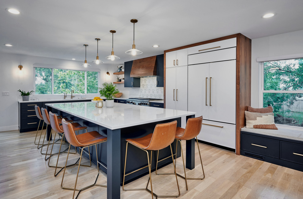 Kitchen - transitional kitchen idea in Denver