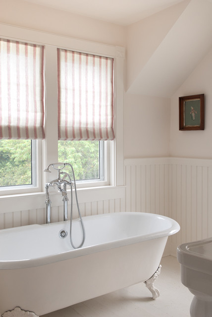 nantucket cottage - Beach Style - Bathroom - boston - by Ben Gebo ...