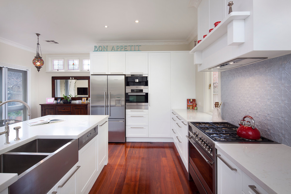 This is an example of a transitional kitchen in Perth.