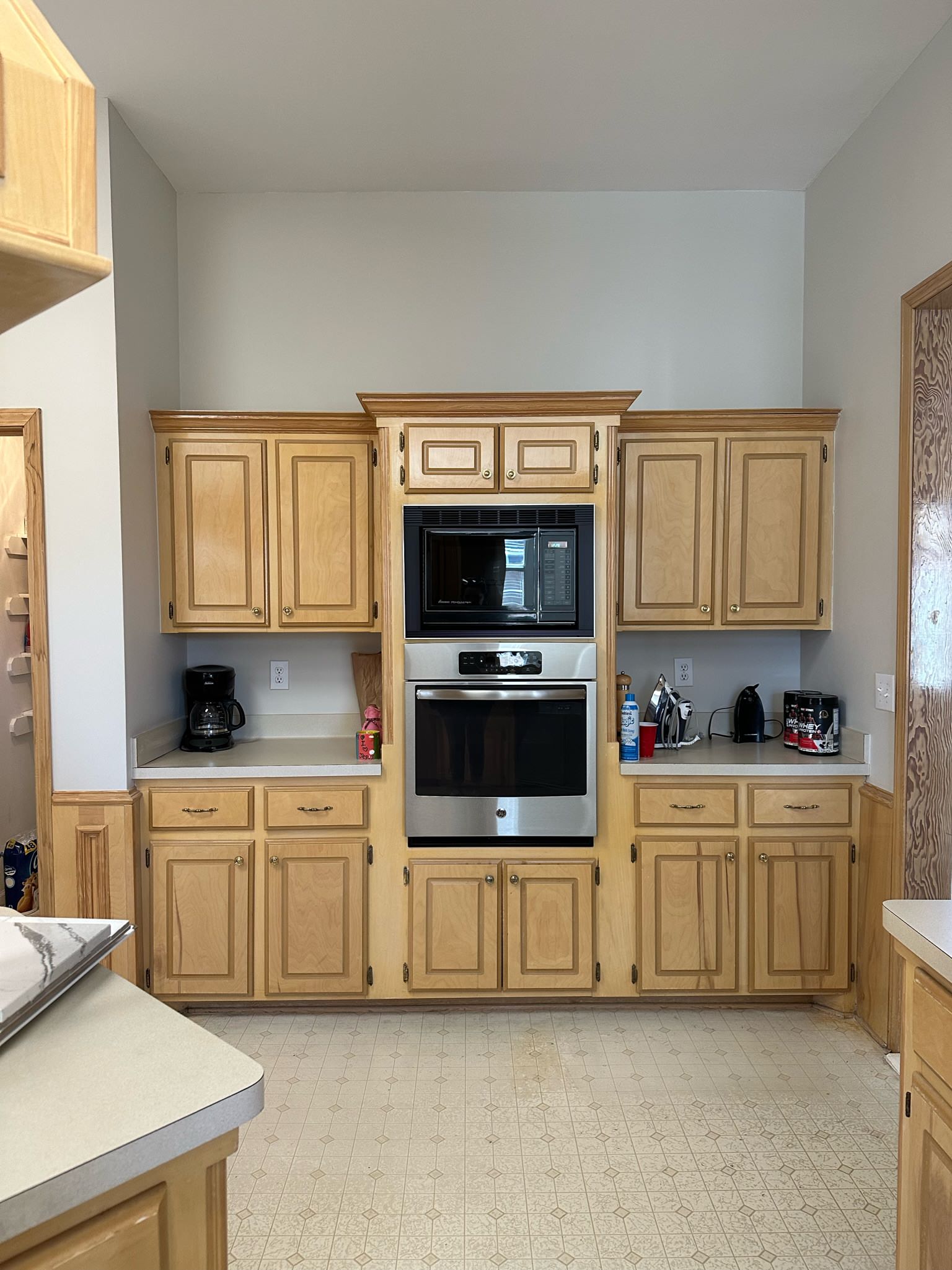Decatur White kitchen