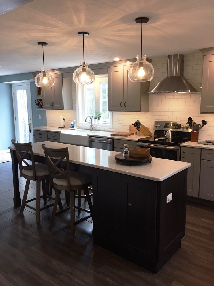 Kitchen - transitional kitchen idea