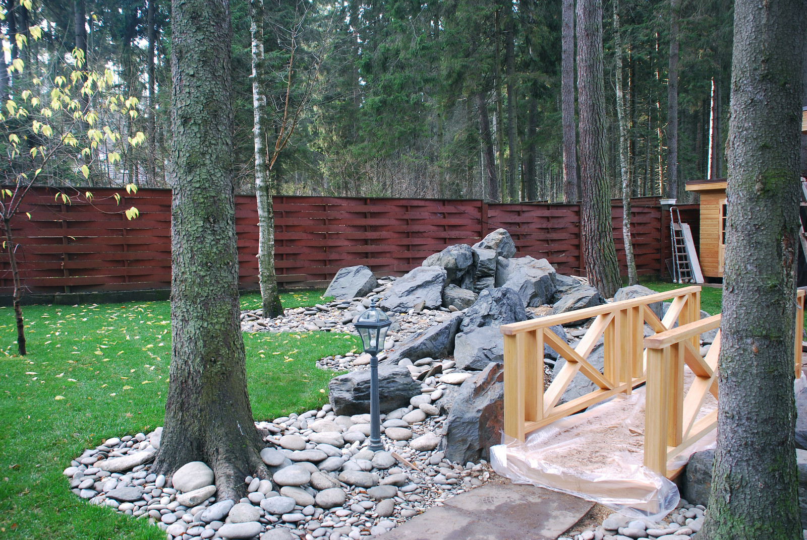 Сад с водоемом в Никологородском
