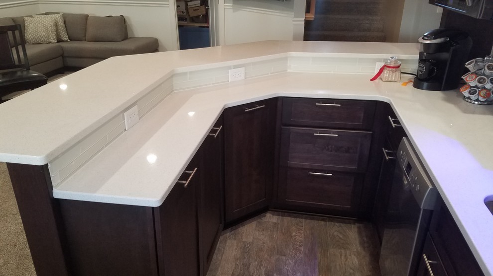 Inspiration for a small transitional home design remodel in Cedar Rapids