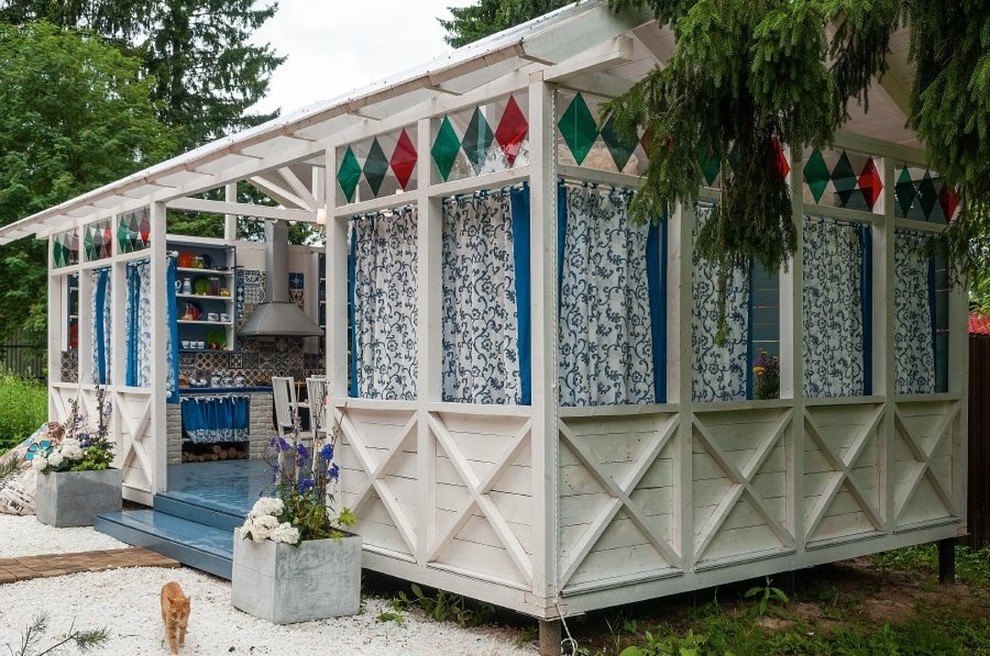 Стародачная беседка в средиземноморском стиле