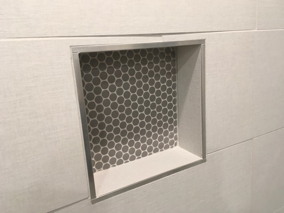 Poor setting of soap box in shower