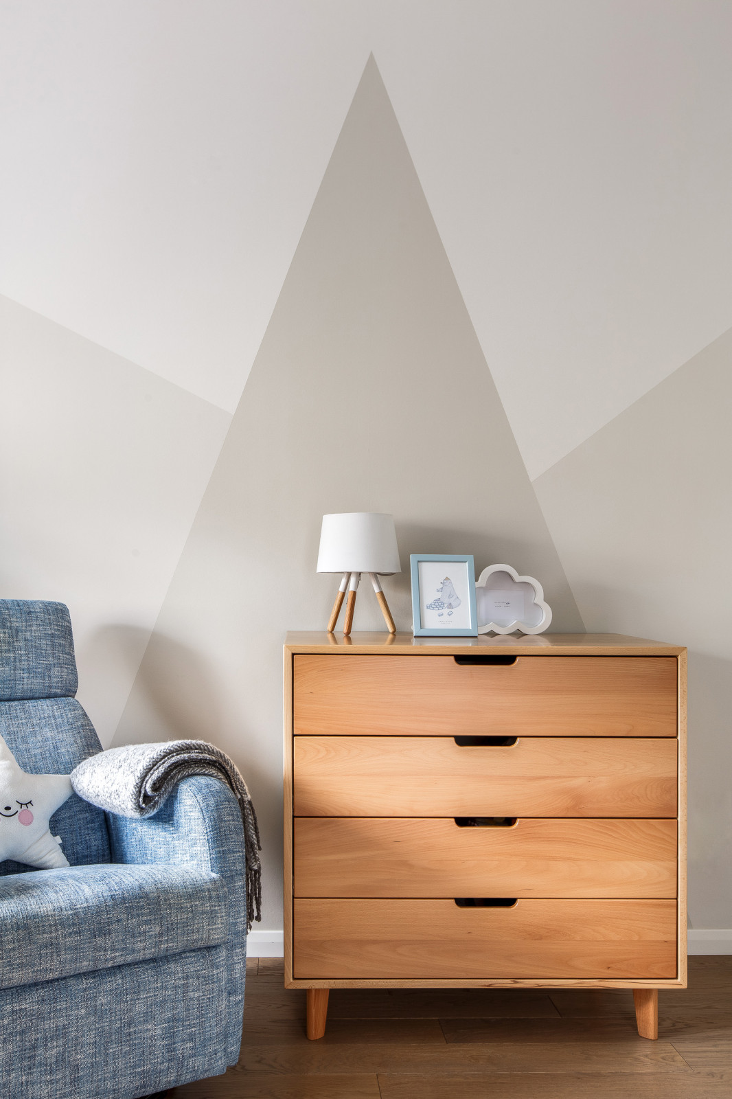 Трехкомнатная квартира в центре Петербурга