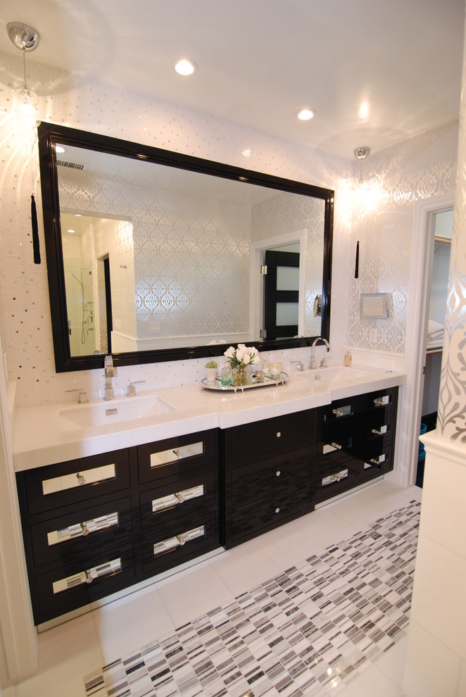This is an example of a transitional bathroom in San Francisco.