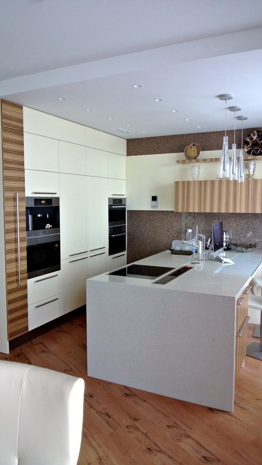 Шпон зебрано и белый глянец