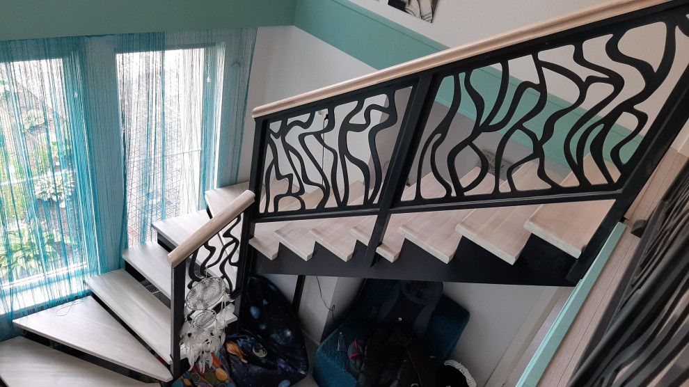 Лестница на второй этаж в каркасном доме