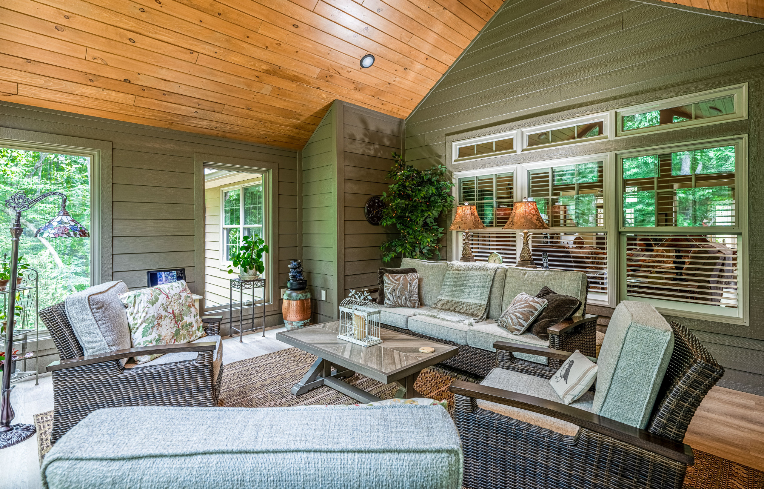 47 Cedar Ridge Circle - Sunroom / Flooring