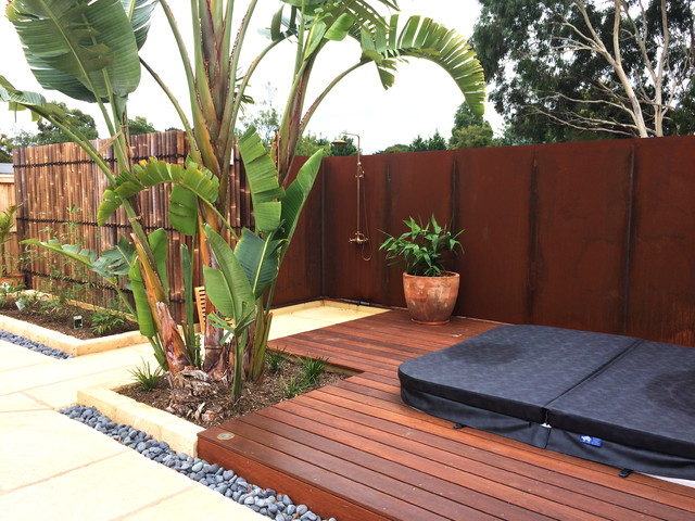 Poolside Frankston South contemporary-deck