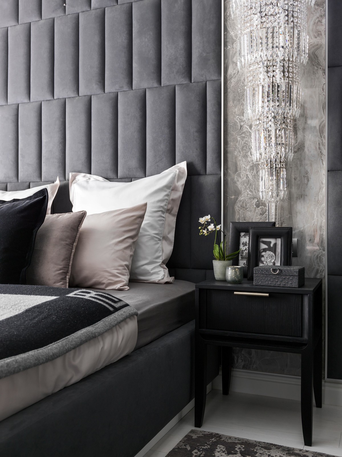 Оттенки Серого