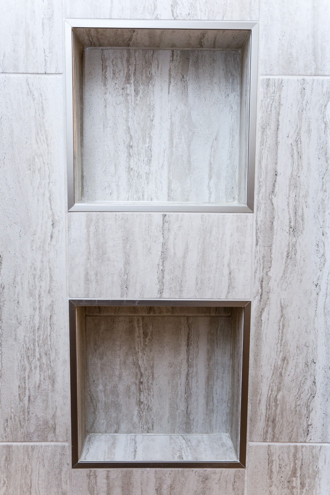 Example of a minimalist home design design in Edmonton