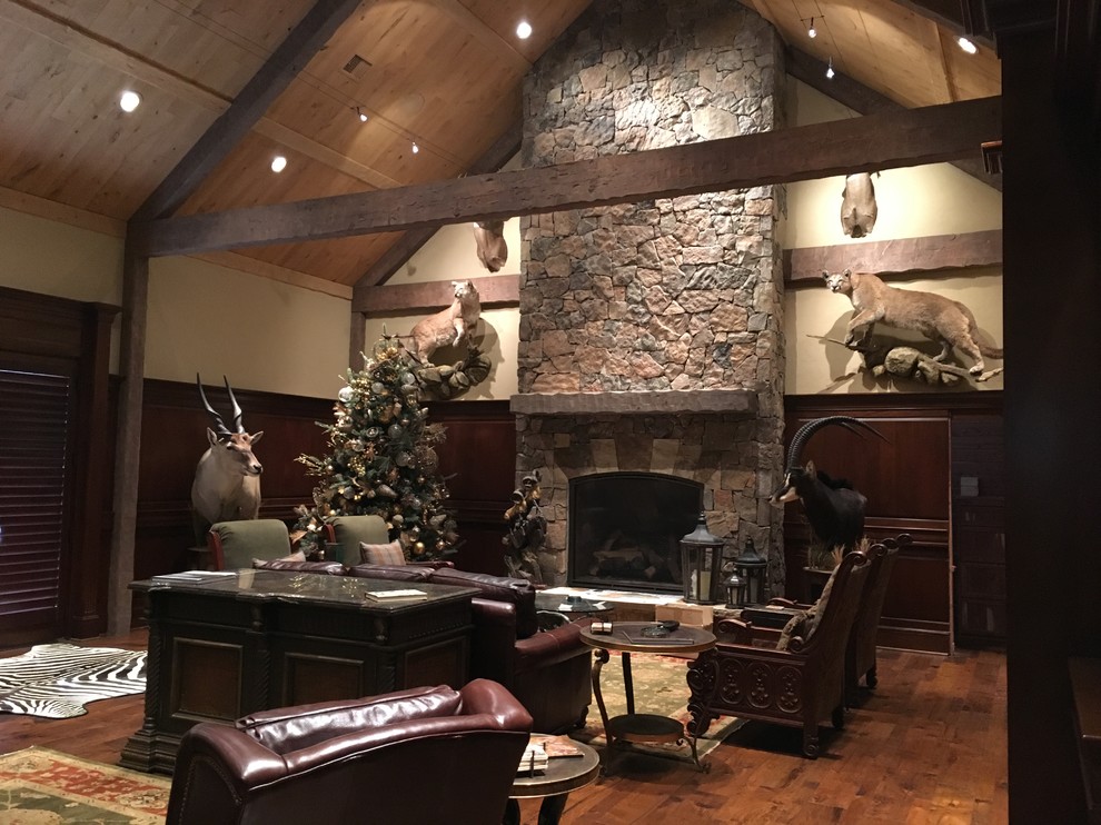 This is an example of a country living room in Houston.