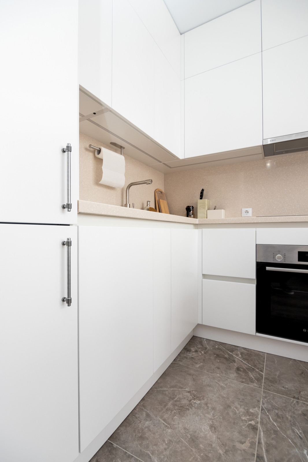 Современная кухня в минималистичном стиле