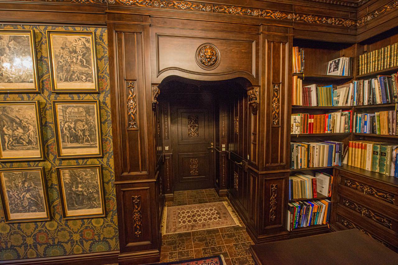 Интерьер в стиле средневекового замка