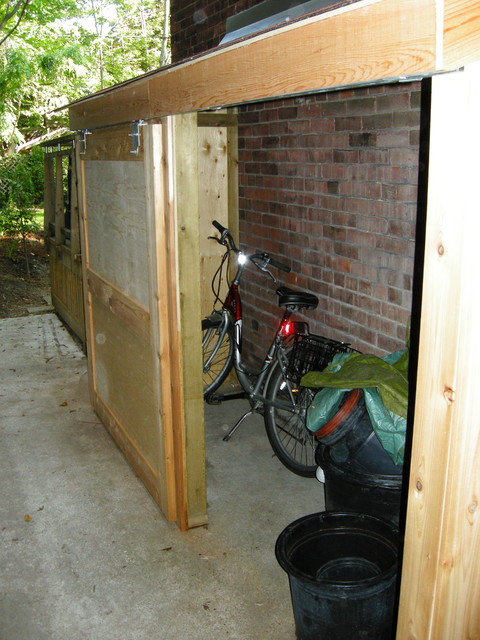 Small storage shed with sliding door - Contemporary ...