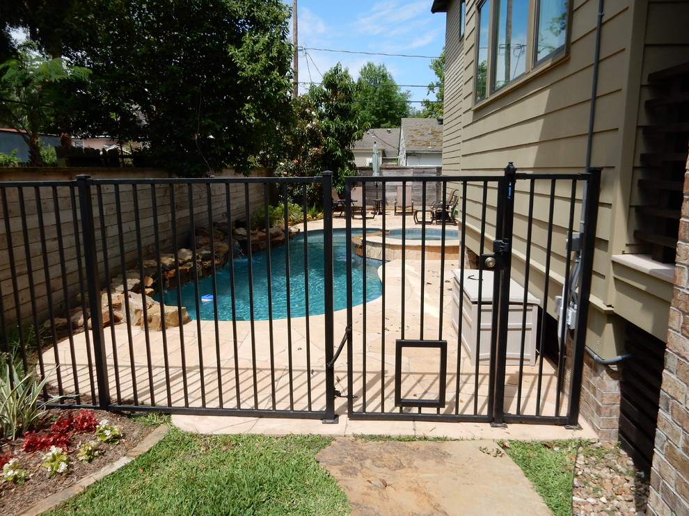 Mountain style pool photo in Houston