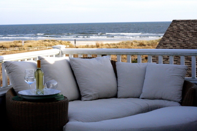 This is an example of a beach style patio in Philadelphia.