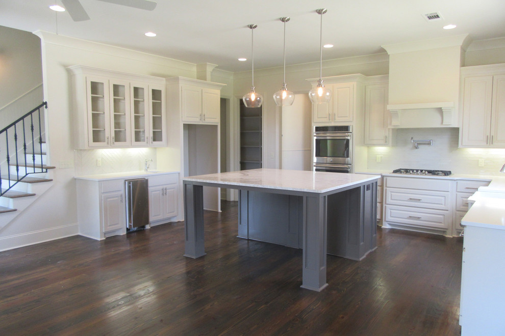 Example of a large transitional kitchen design in Jackson