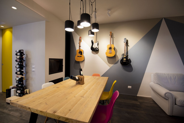La casa dell'artista eclectic-living-room