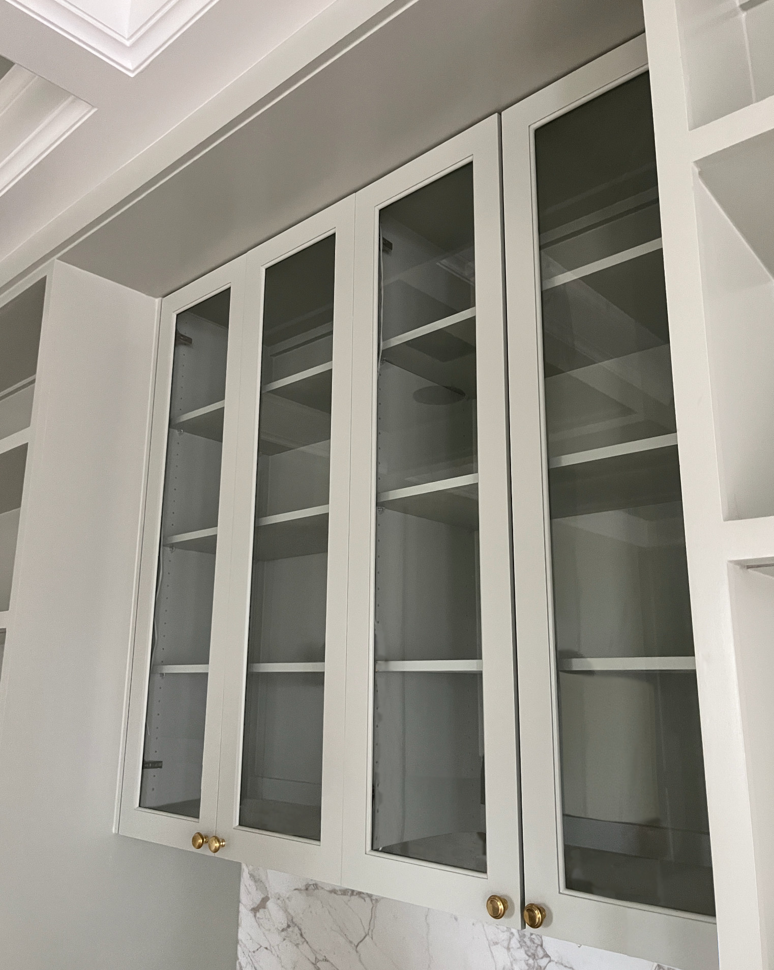 CABINETS | SHELVES | TABLE TOPS