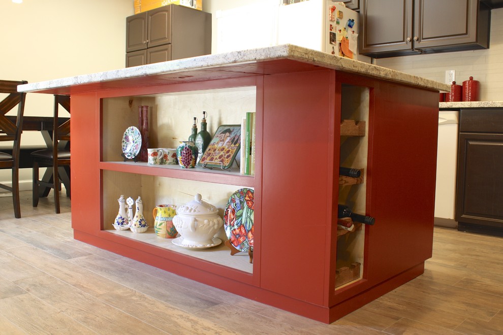 Transitional home design photo in Orange County