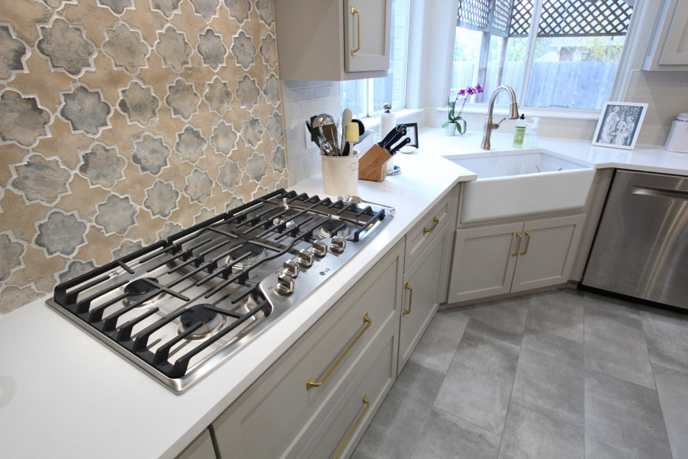 Home design - transitional home design idea in Austin