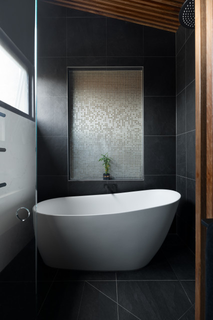 Contemporary Homes trendy-badevaerelse