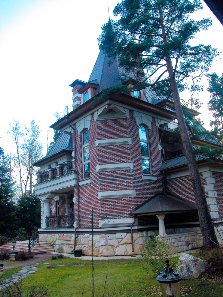 Дом в стиле европейского историзма. МО, Малаховка.