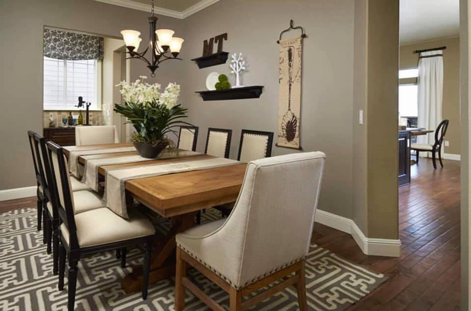 Dining room - dining room idea in San Diego