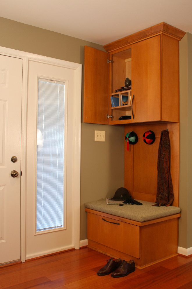 Kitchen - transitional kitchen idea in Baltimore