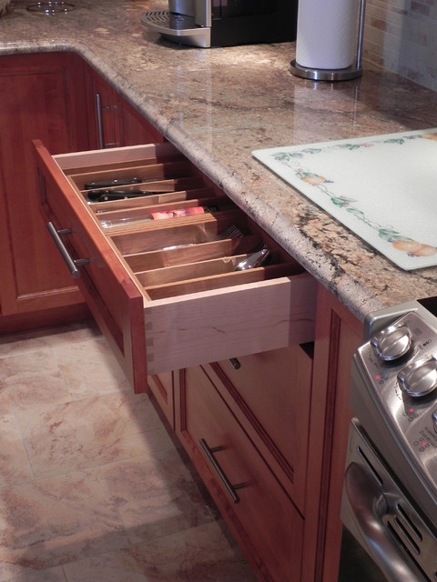 Kitchen traditional-kitchen