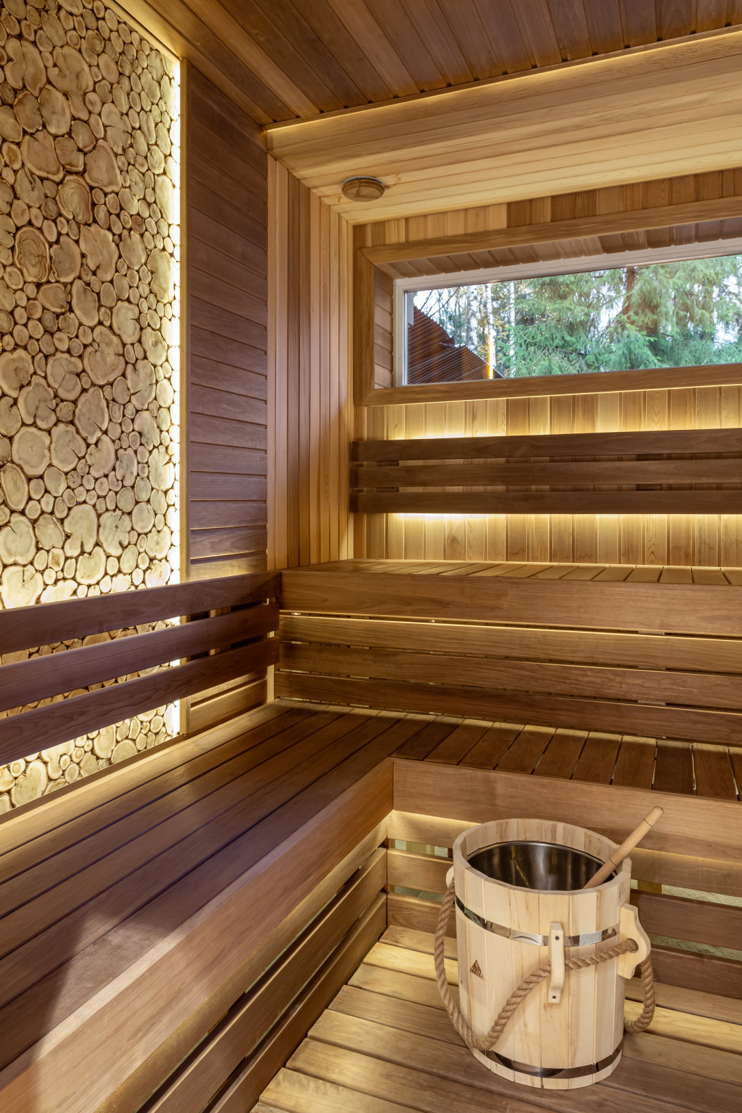 Современный банный дом 67 м² в Подмосковье