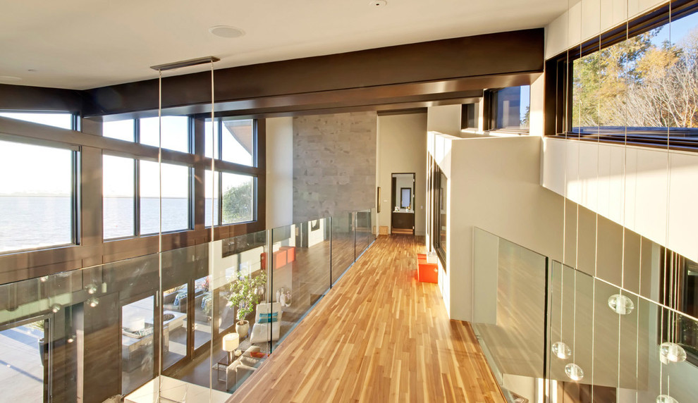 This is an example of a contemporary hallway in Vancouver.