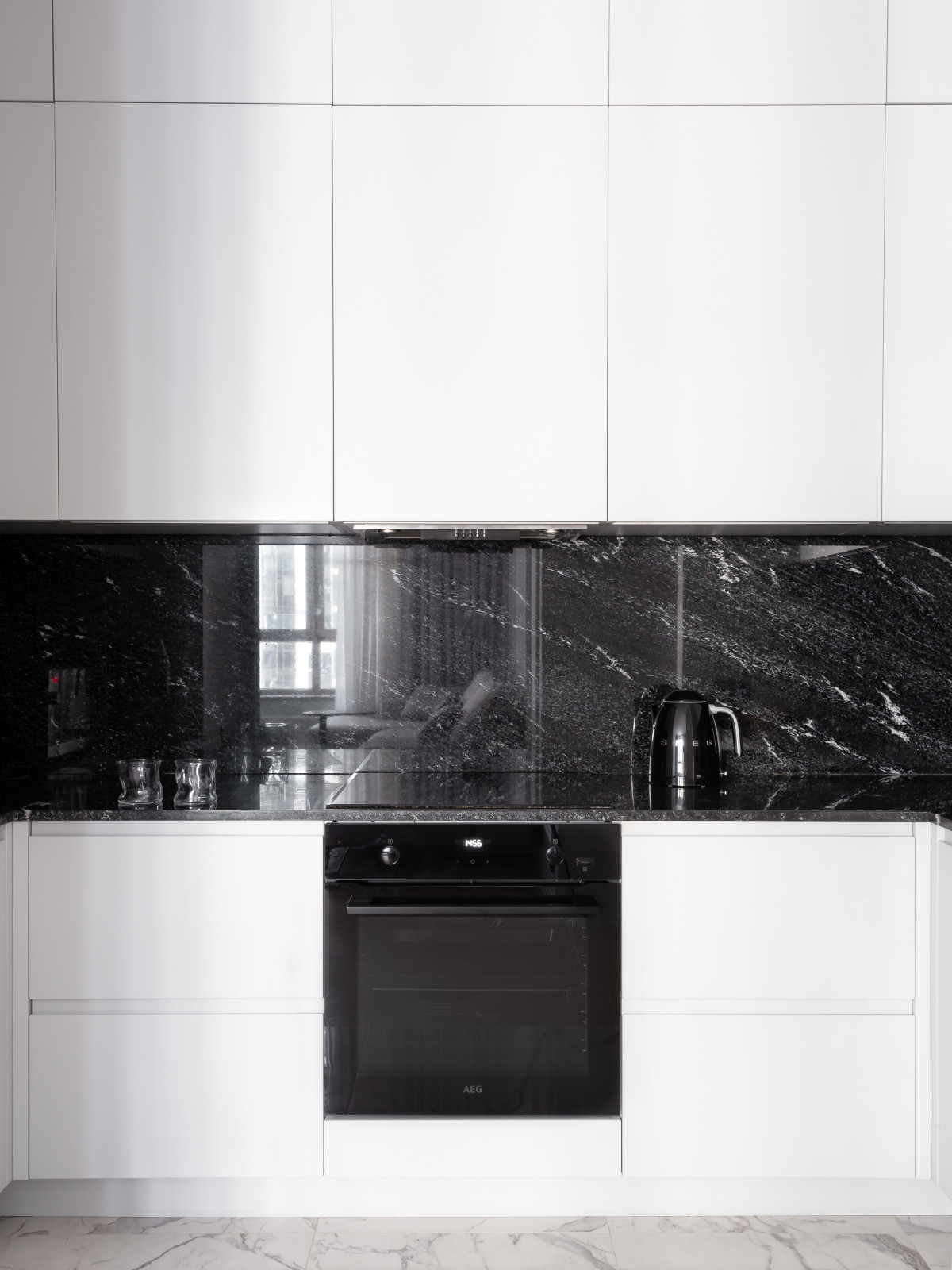 Графичный "Черно-белый" интерьер для студентки архитектурного ВУЗа