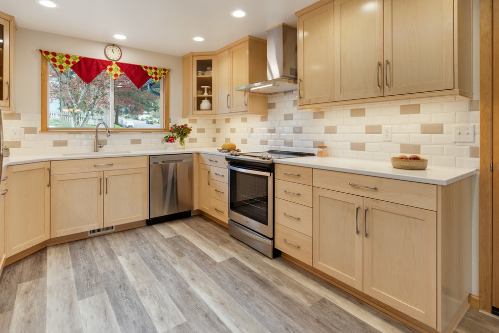 Kitchen - transitional kitchen idea