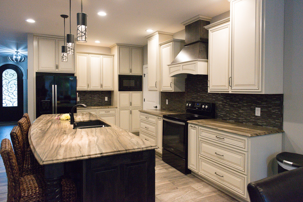 Example of a transitional kitchen design in Chicago
