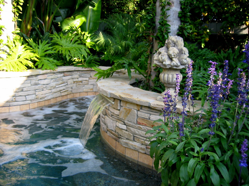 Photo of a traditional pool in Orange County.