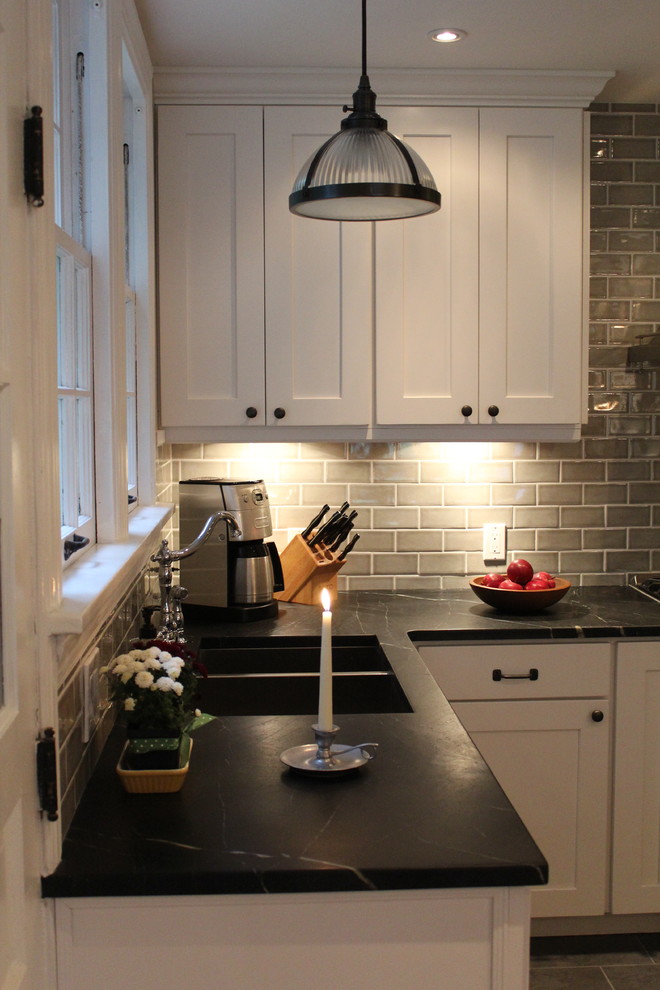Inspiration for a transitional home design remodel in Boston