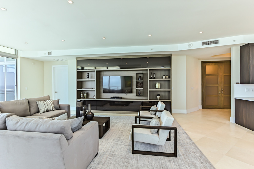Inspiration for a transitional home design remodel in Miami