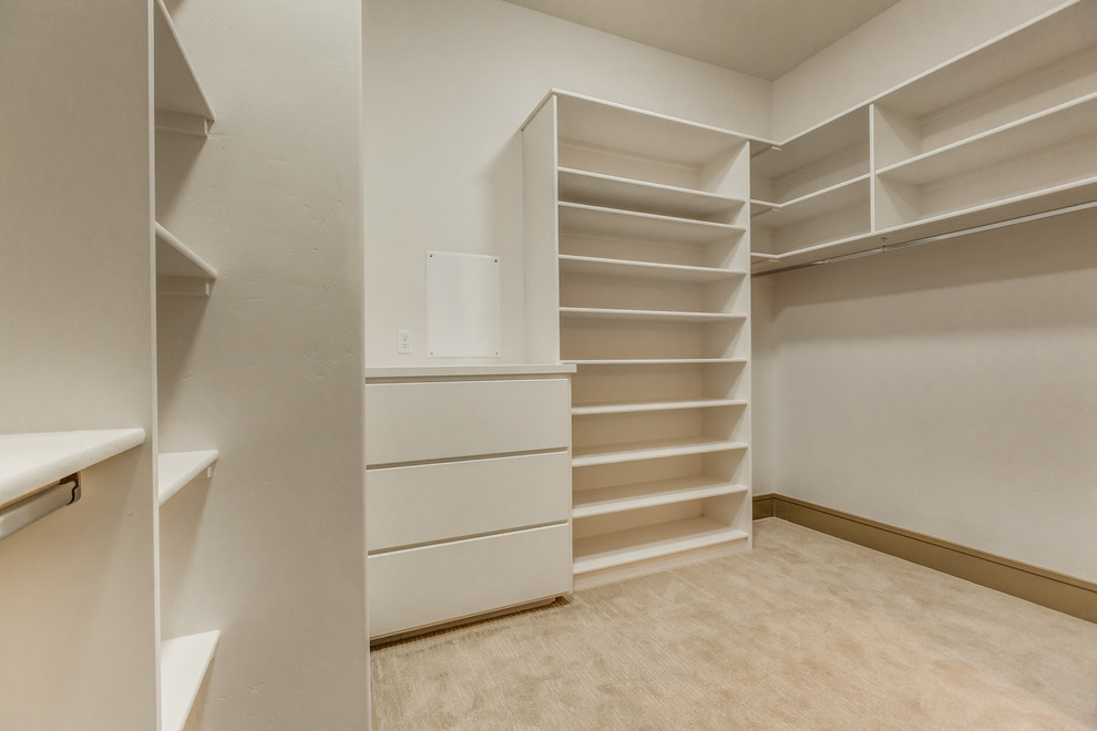 Design ideas for an industrial storage and wardrobe in Boise.