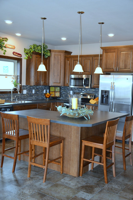 Spruce Model traditional-kitchen