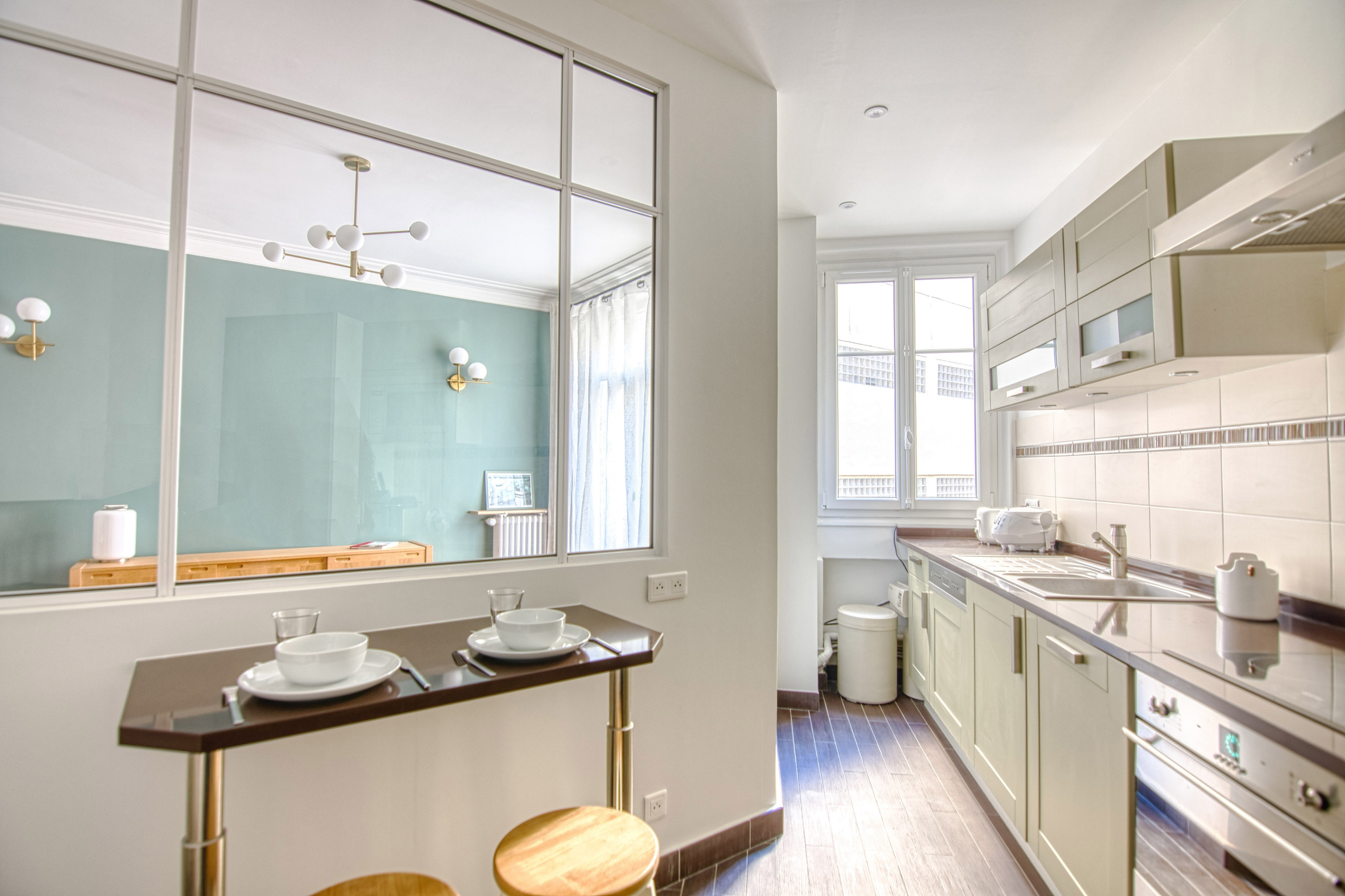 L'ouverture de la cuisine sur le séjour apporte lumière et sensation d'espace.