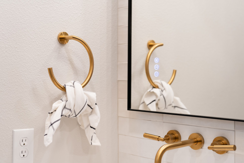 Black Alder | Guest Bath + Laundry