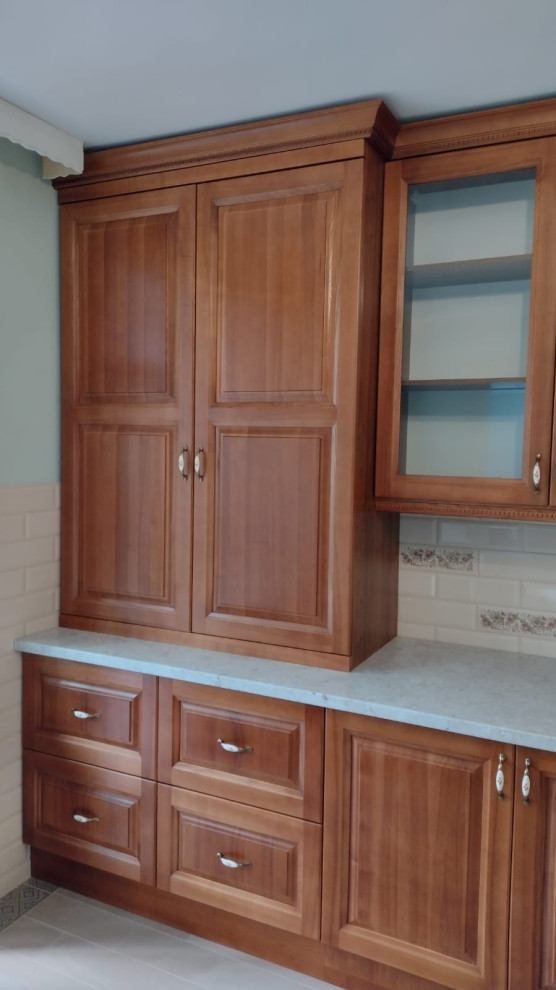 Кухни массив