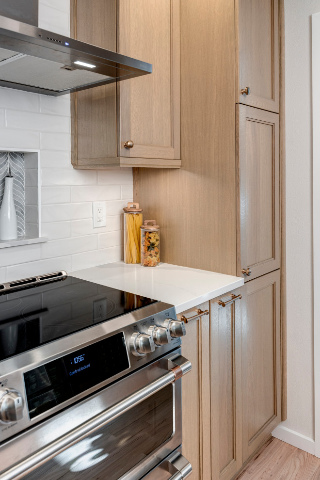 Transitional kitchen photo in Seattle