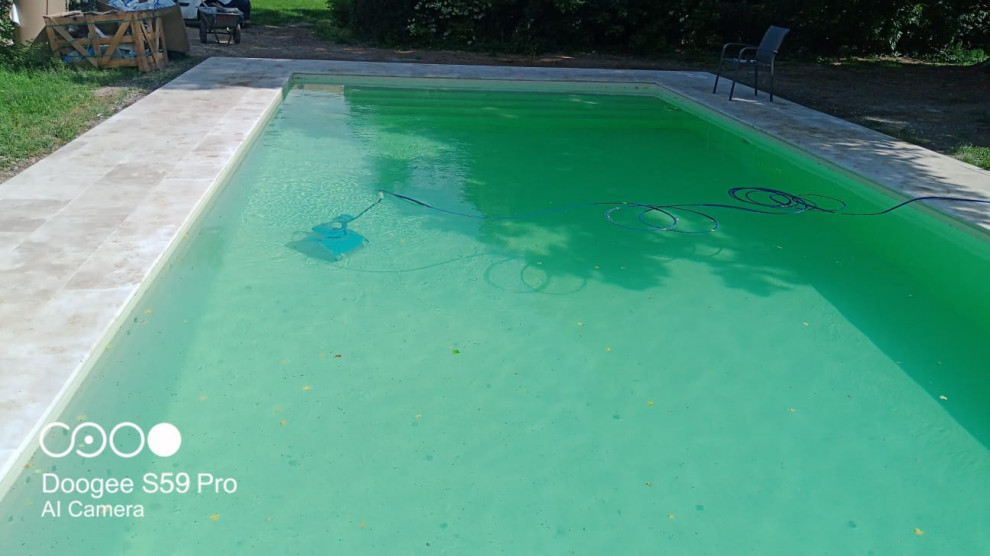 Maisons-Laffitte - Une piscine en béton pour une villa Parisienne