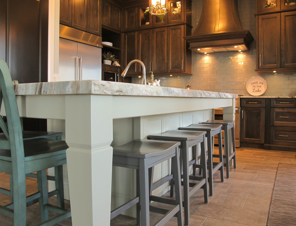Transitional kitchen photo in Toronto